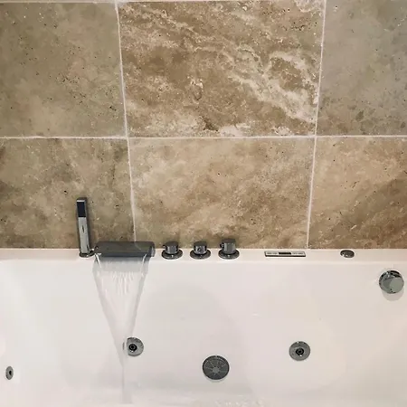 Appartement Bel Rdc Détente Balnéo&ciné&terrasse Proche Centre Gare